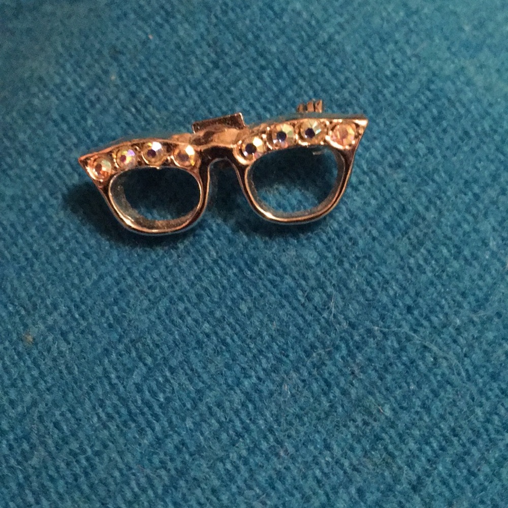💋Pretty glasses pin/brooch. sparkly stones!